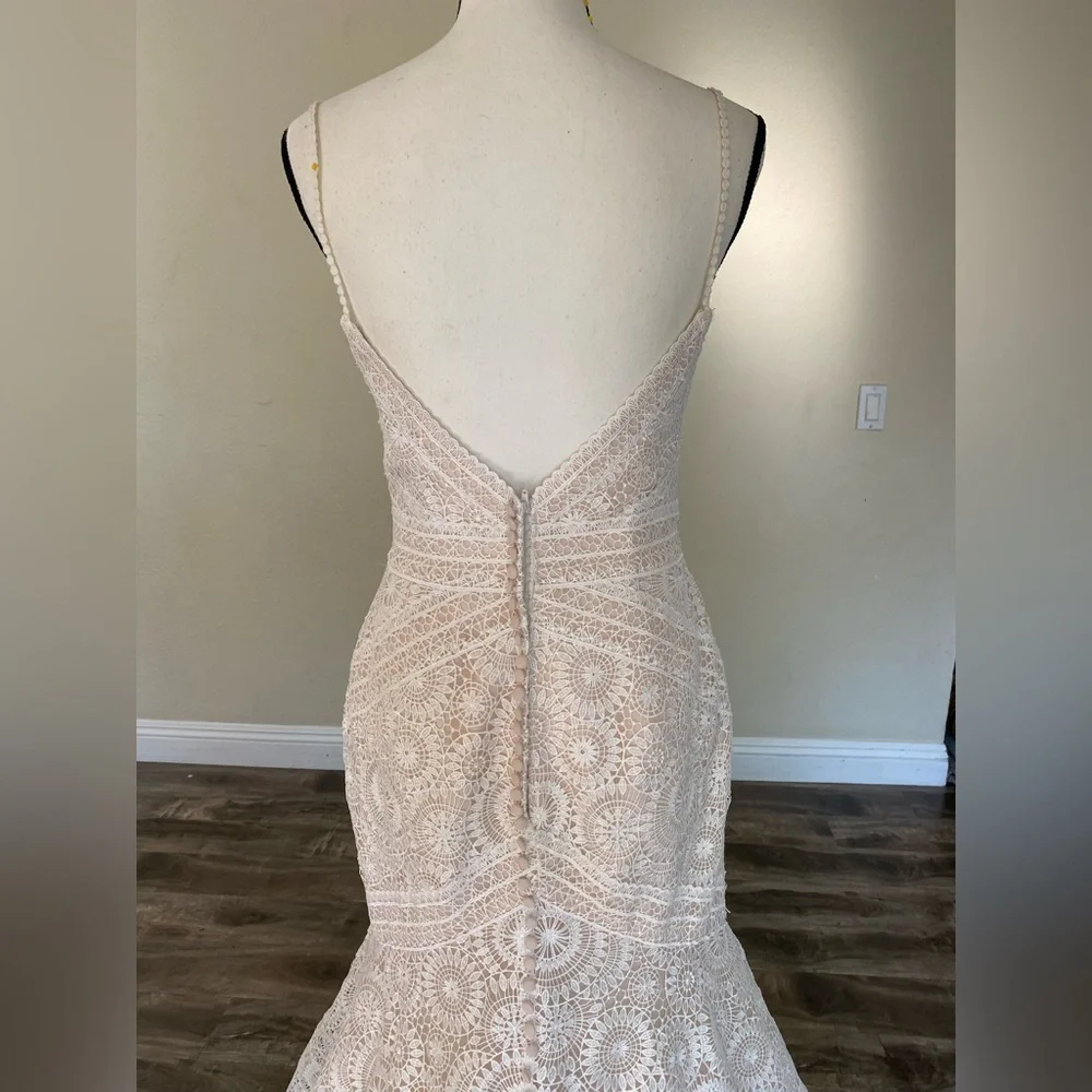 Geometric lace ivory or blush style 9SC878 dress size 8 - Picture 6 of 10